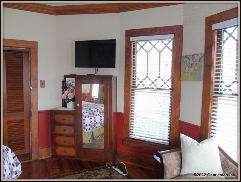 The Charleston Inn Hendersonville Nc 외부 사진