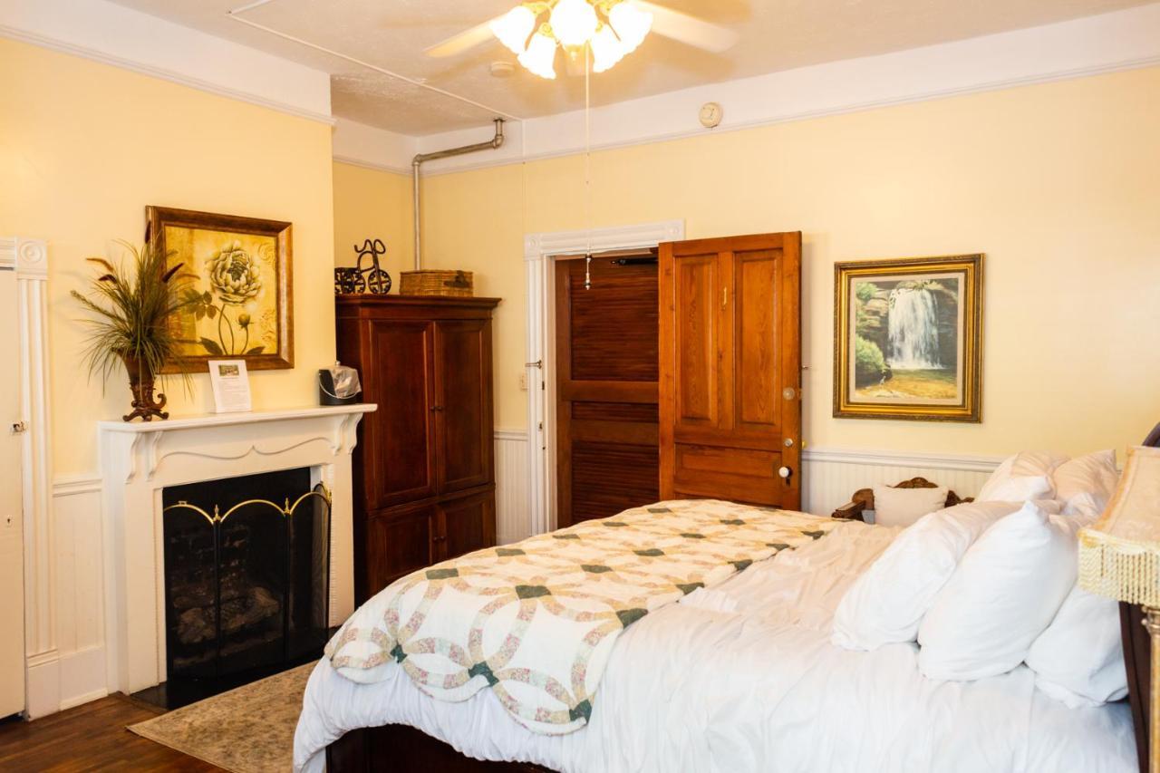 The Charleston Inn Hendersonville Nc 외부 사진